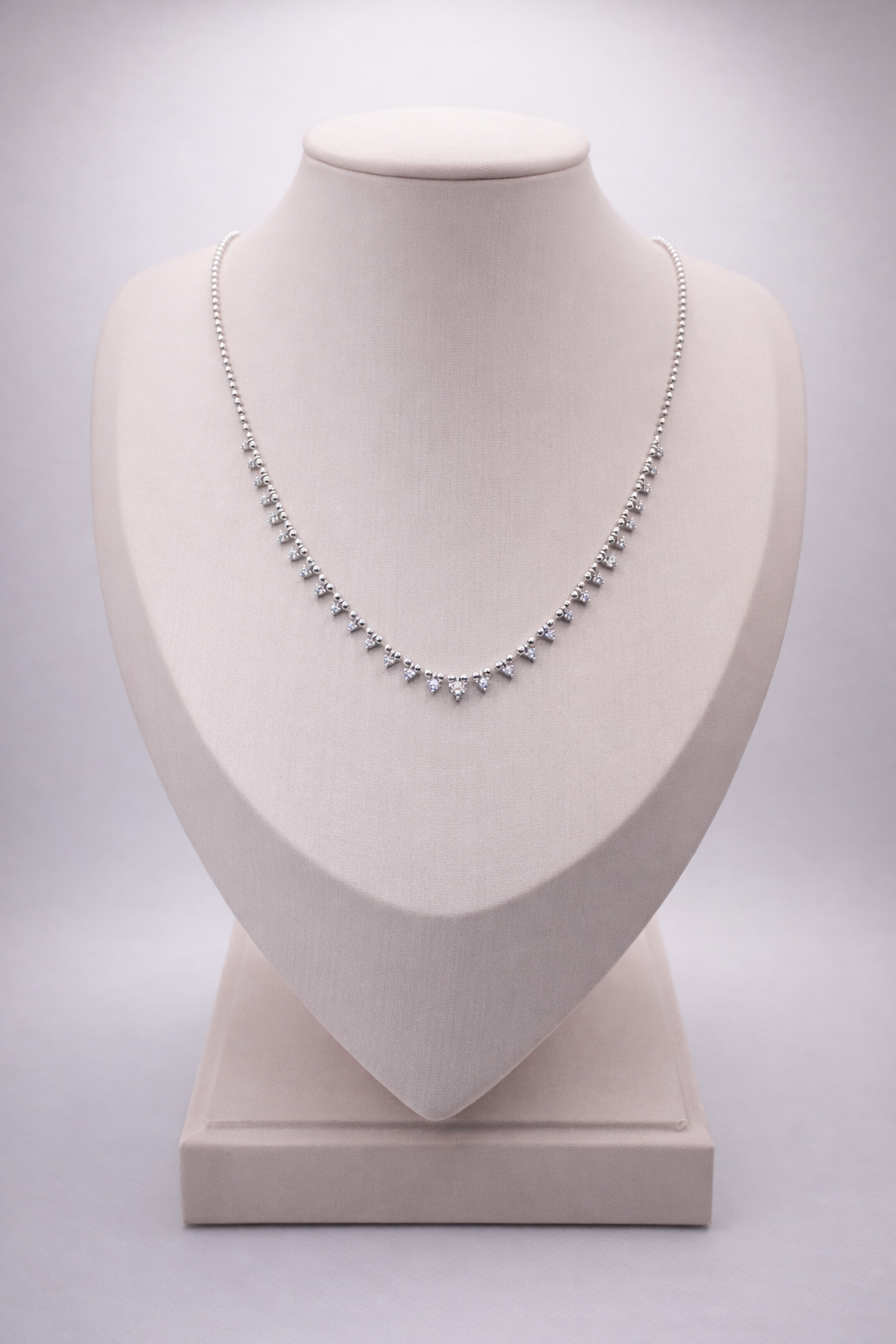 Colar Lumière Graduated Triangle
