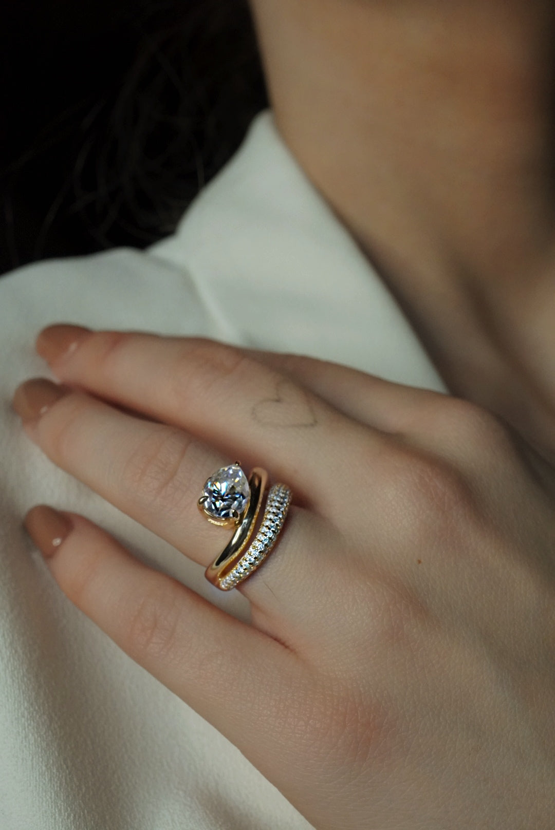 Anel Dynasty Pear Moissanite — Ouro Vermeil 18k